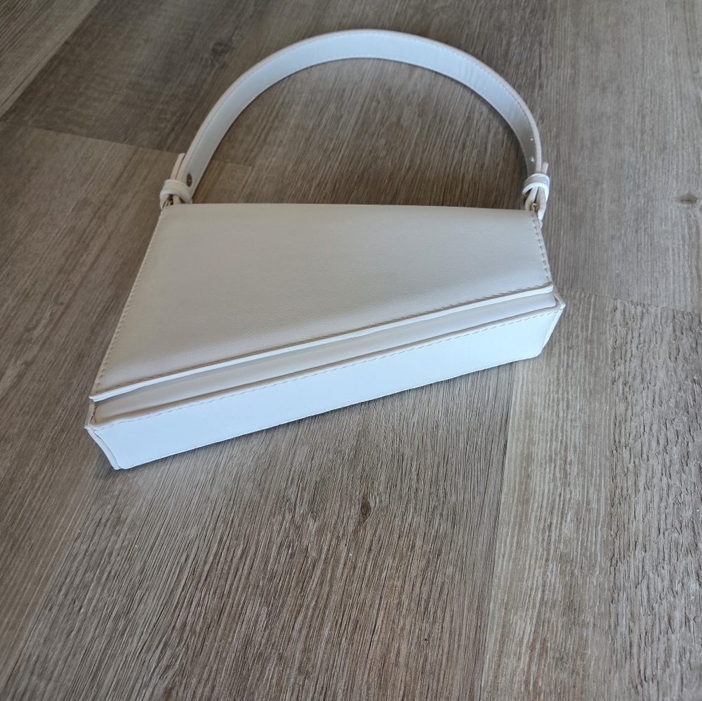 Madison West Geometric White Purse - Picture 3 of 9